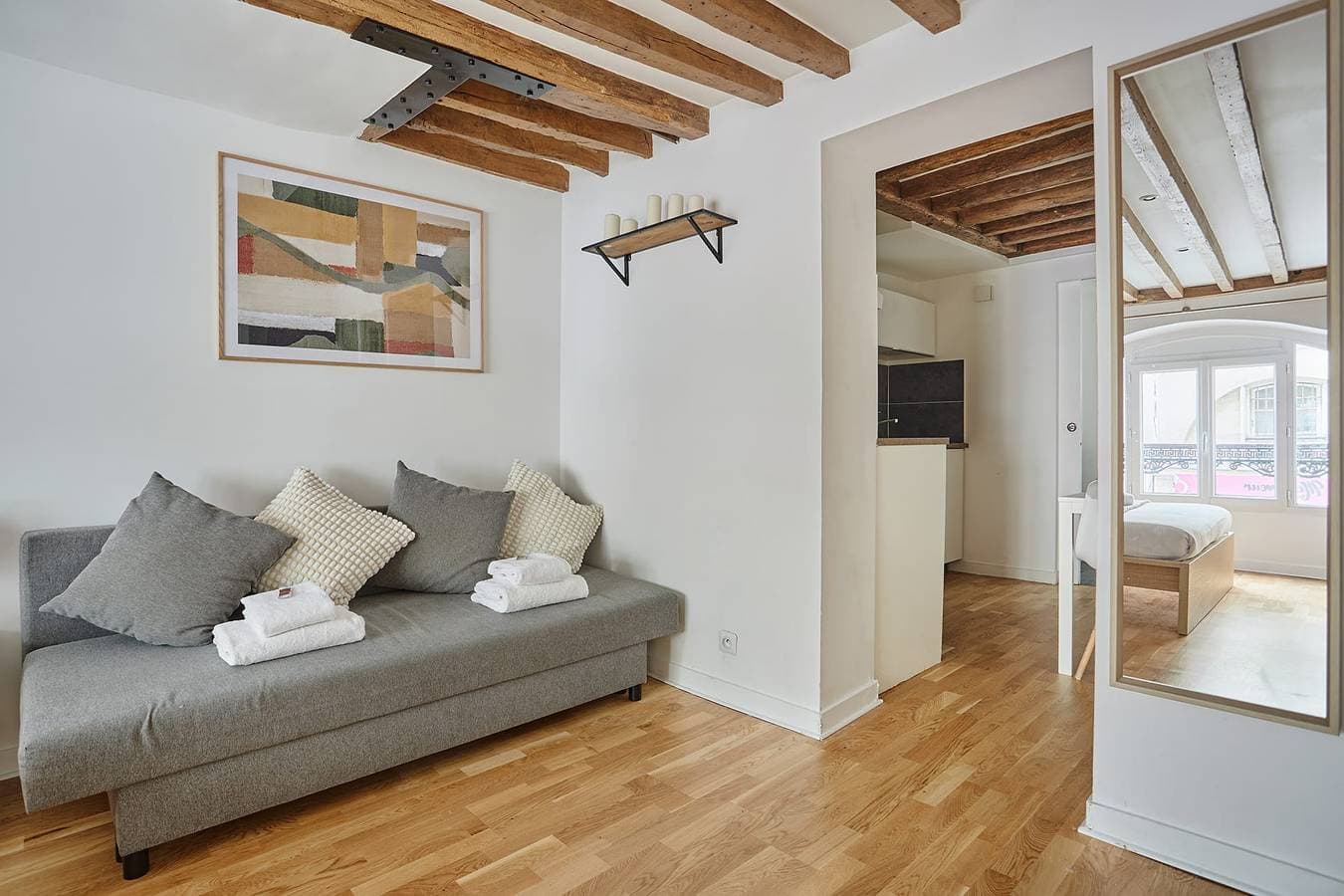 Foto 5 von 16: Charming Apartment Center of Paris