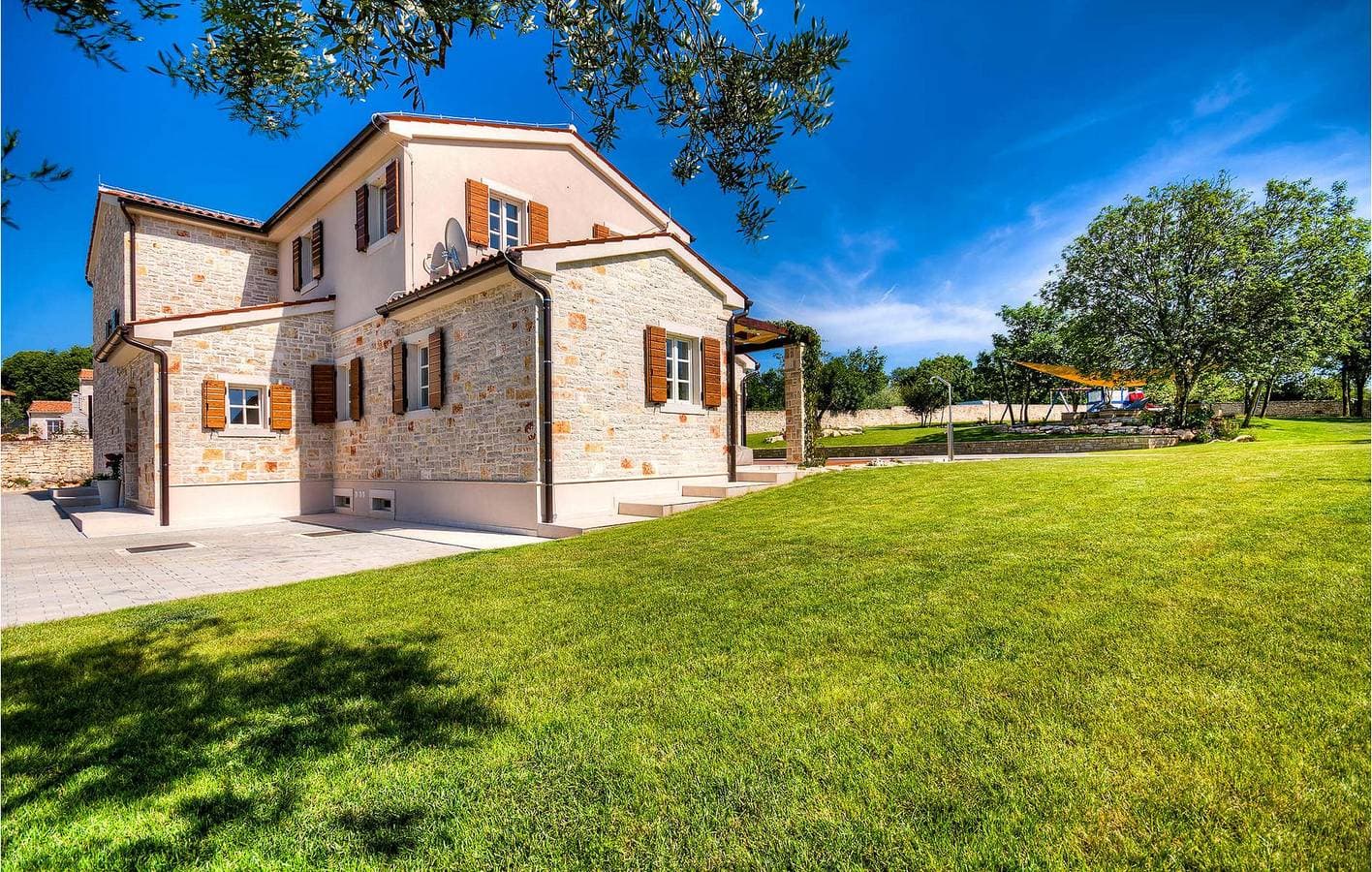 Foto 4 von 44: Reizende Ferienwohnung mit Pool und WLAN, nur wenige Schritte von Idila Rakovci entfernt!
