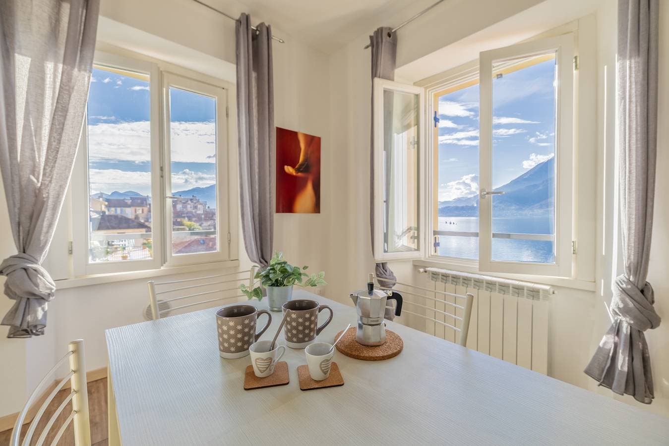 Foto 4 von 34: Breathtaking Lake View