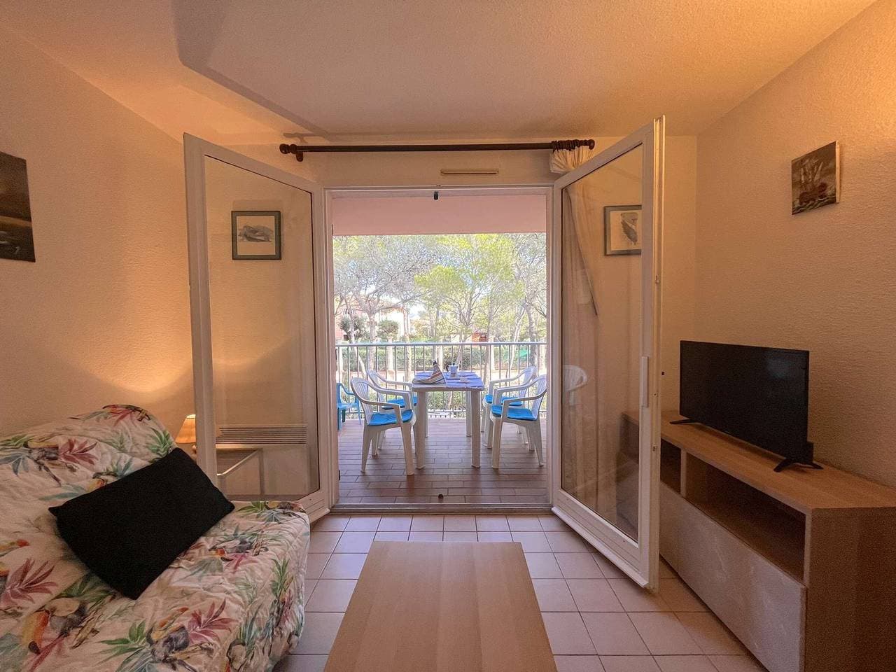 Foto 5 von 20: Studio cabine avec piscine, tennis, parking privé à 400m de la plage - 4 couchages