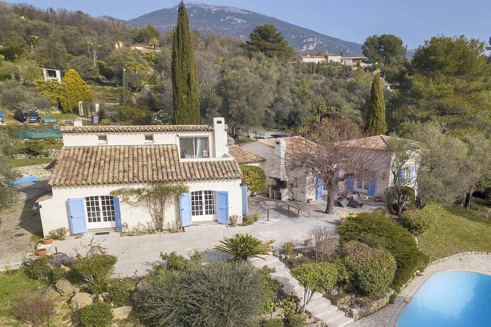 French Riviera, charming and romantic villa southfacing with a scenery view 1
