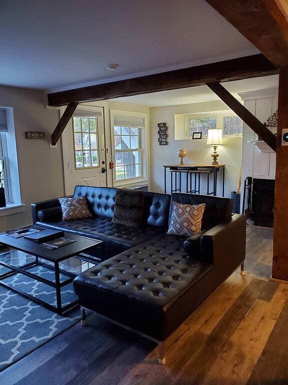 Deluxe King, kitchenette, fireplace 1