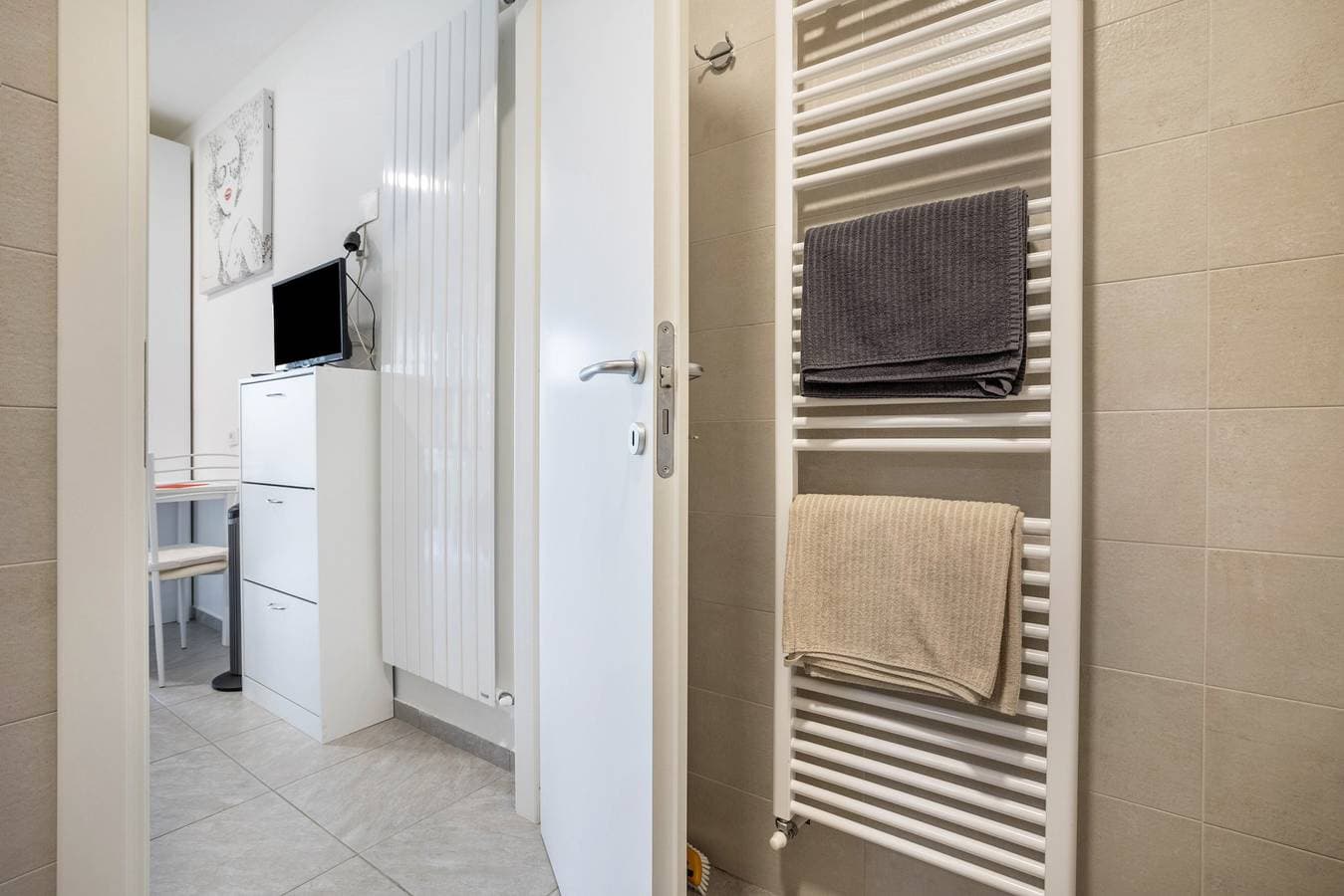 Foto 13 von 20: Einzimmerapartment 'Tiny' mit gemeinsamer Terrasse und WLAN