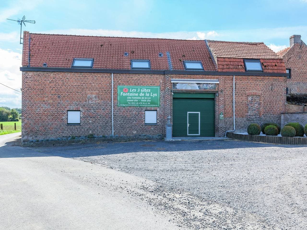 Großartiges Ferienhaus in Comines in Waldnähe 1