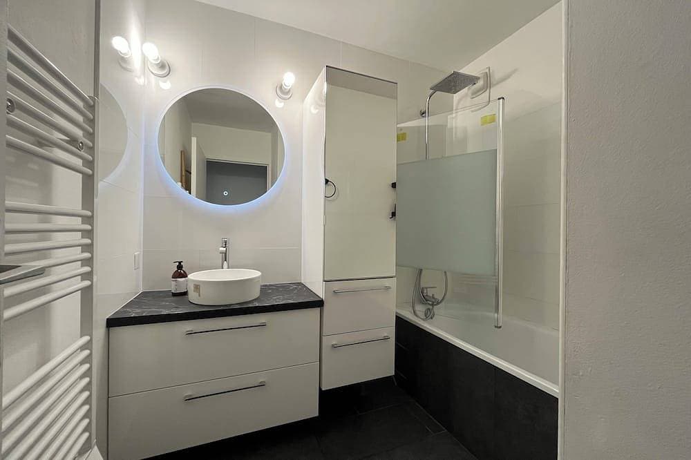 Foto 11 von 22: Spacious 2-room apartment with parking in Paris La Défense overlooking the Eiffel Tower