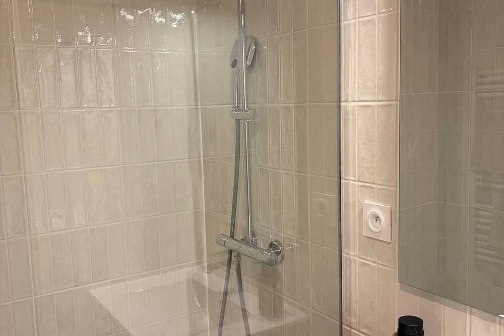 Foto 9 von 21: La Garde, Refurbished - ideal location, sleeps 8