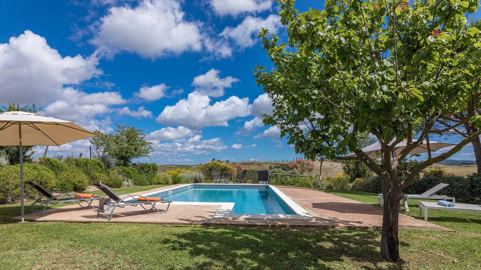 Foto 8 von 39: Villa für 8 Personen mit Garten