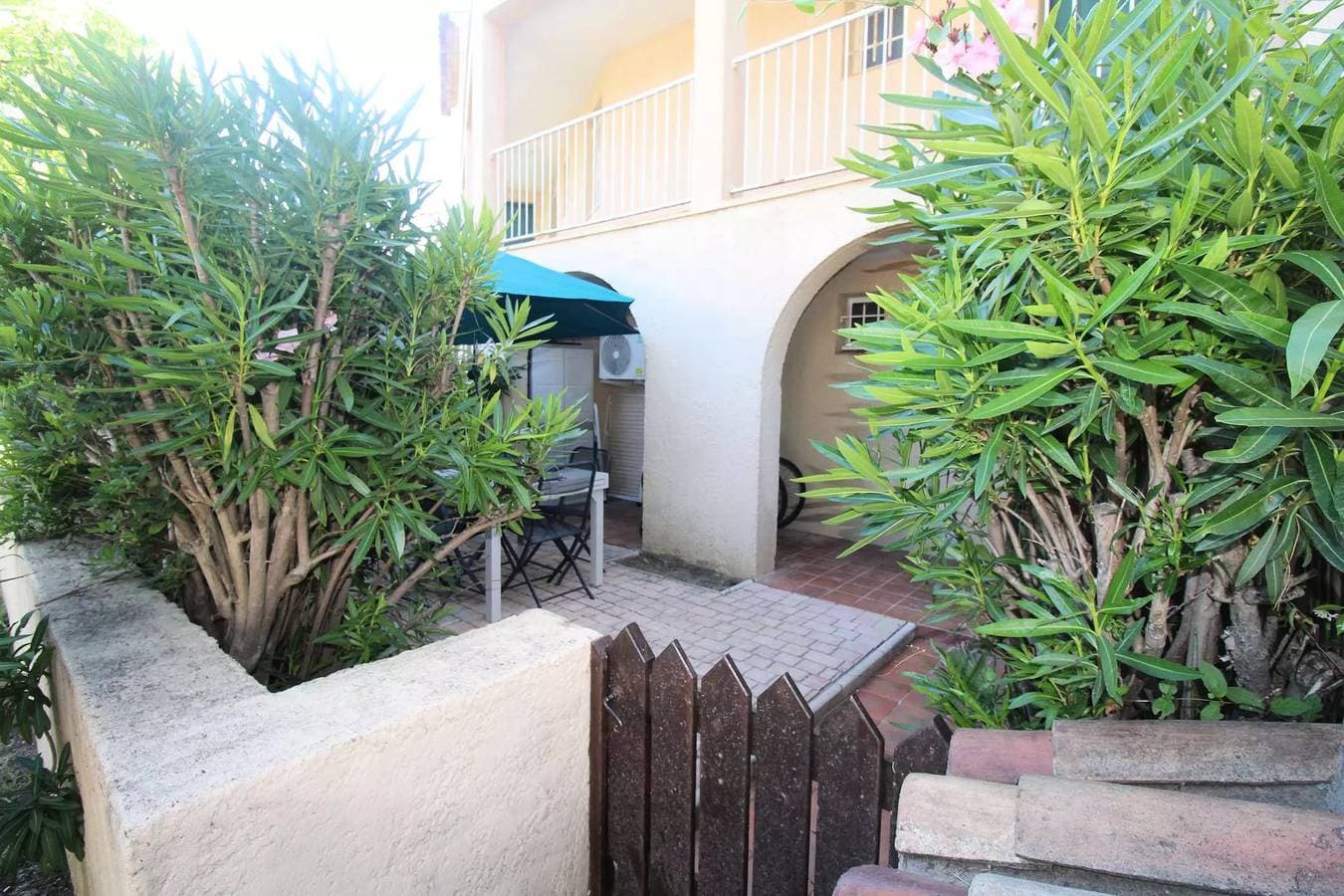 Golf von St-Tropez Studio/Kabine für 4 Personen Schwimmbad und Strandzugang 1