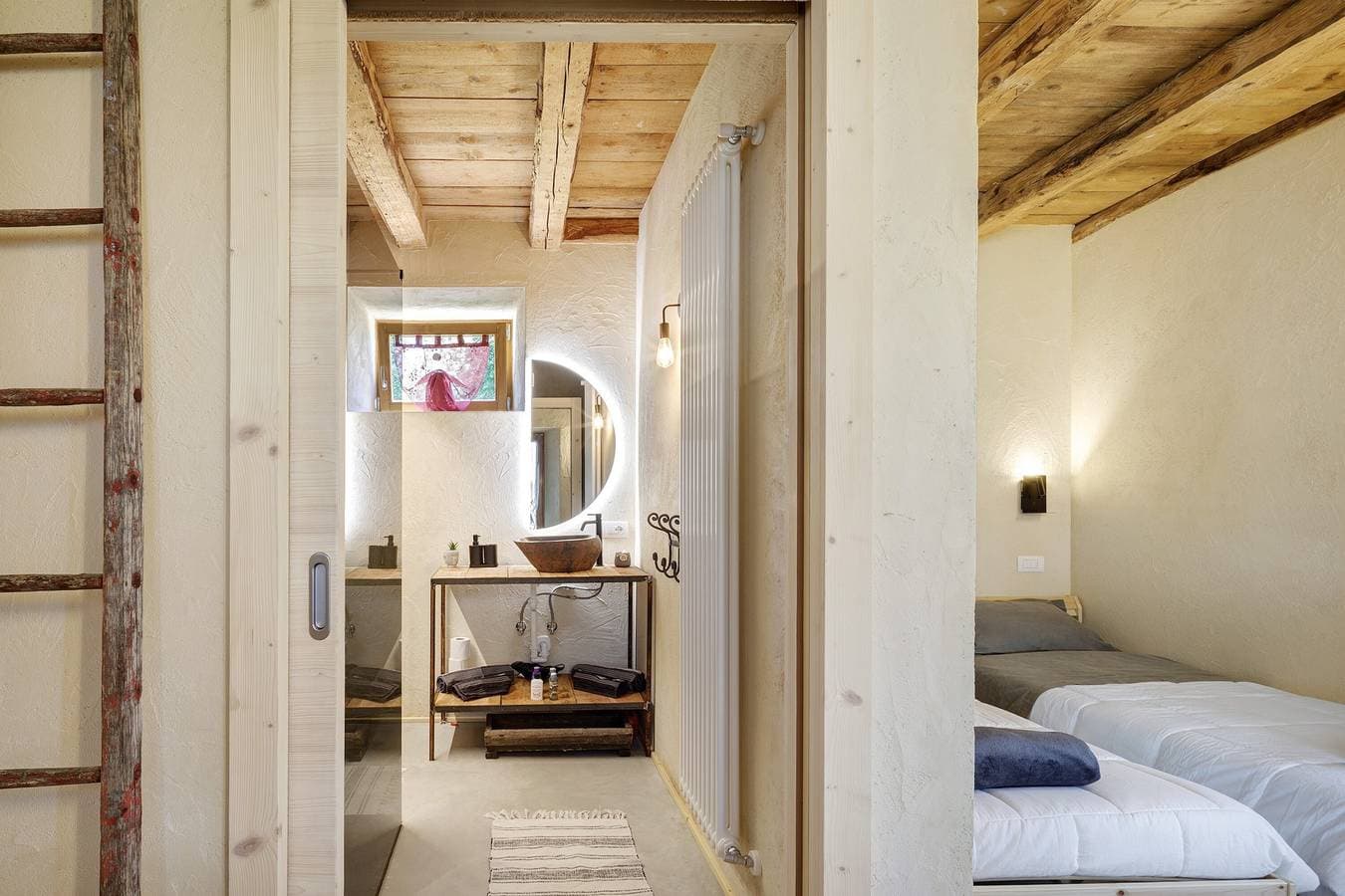 Foto 9 von 40: La Finestra sul Grappa – Zimmer „Monte Peurna“ mit Bergblick, Gemeinschaftsterrasse & WLAN