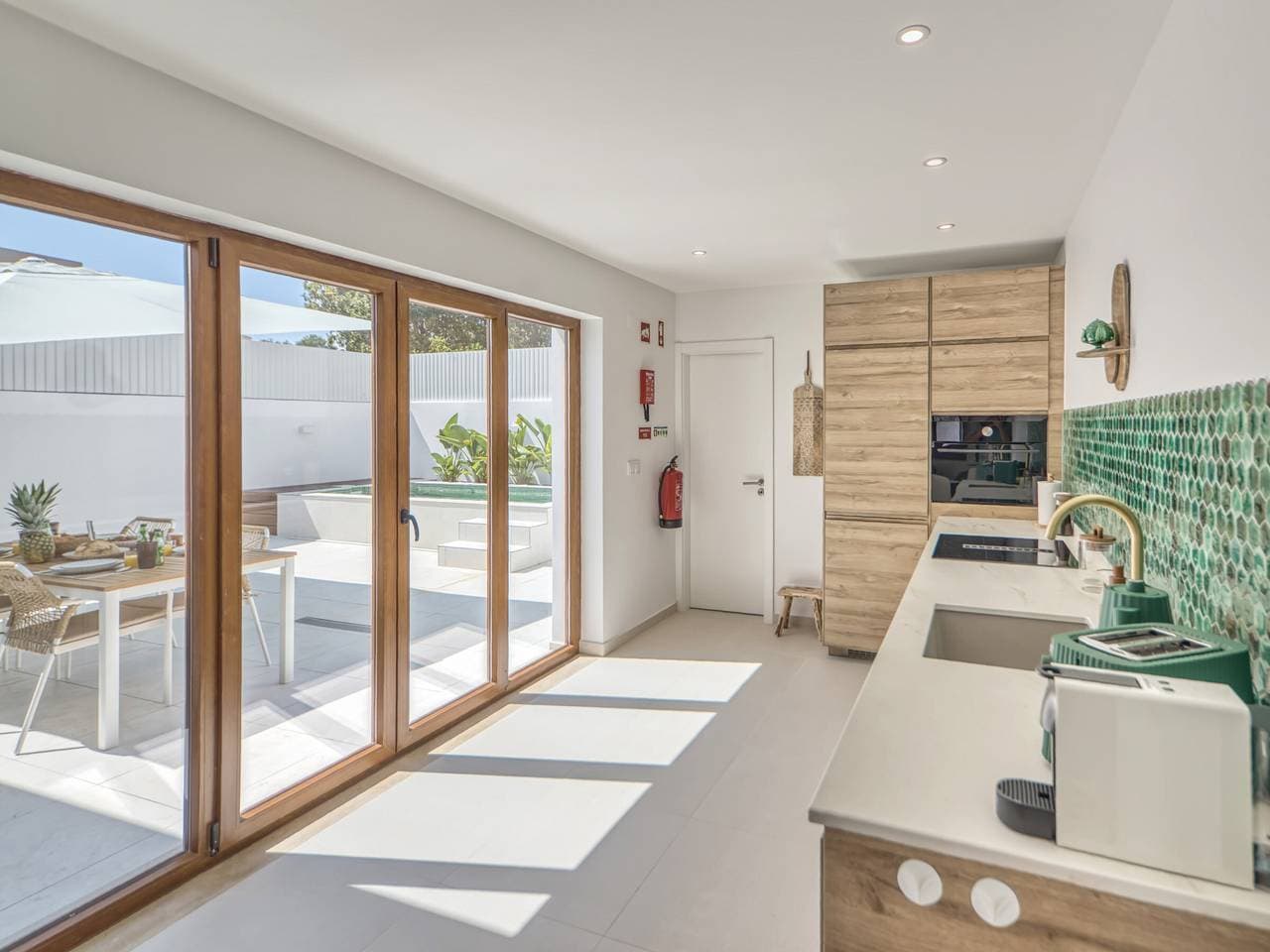 Foto 4 von 27: Modernes Haus mit Pool - Ferragudo