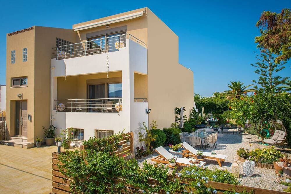 Villa Eva 2 Brandneue Luxusvilla, 50 Meter vom Meer entfernt, in einer sehr ruhigen Gegend 1