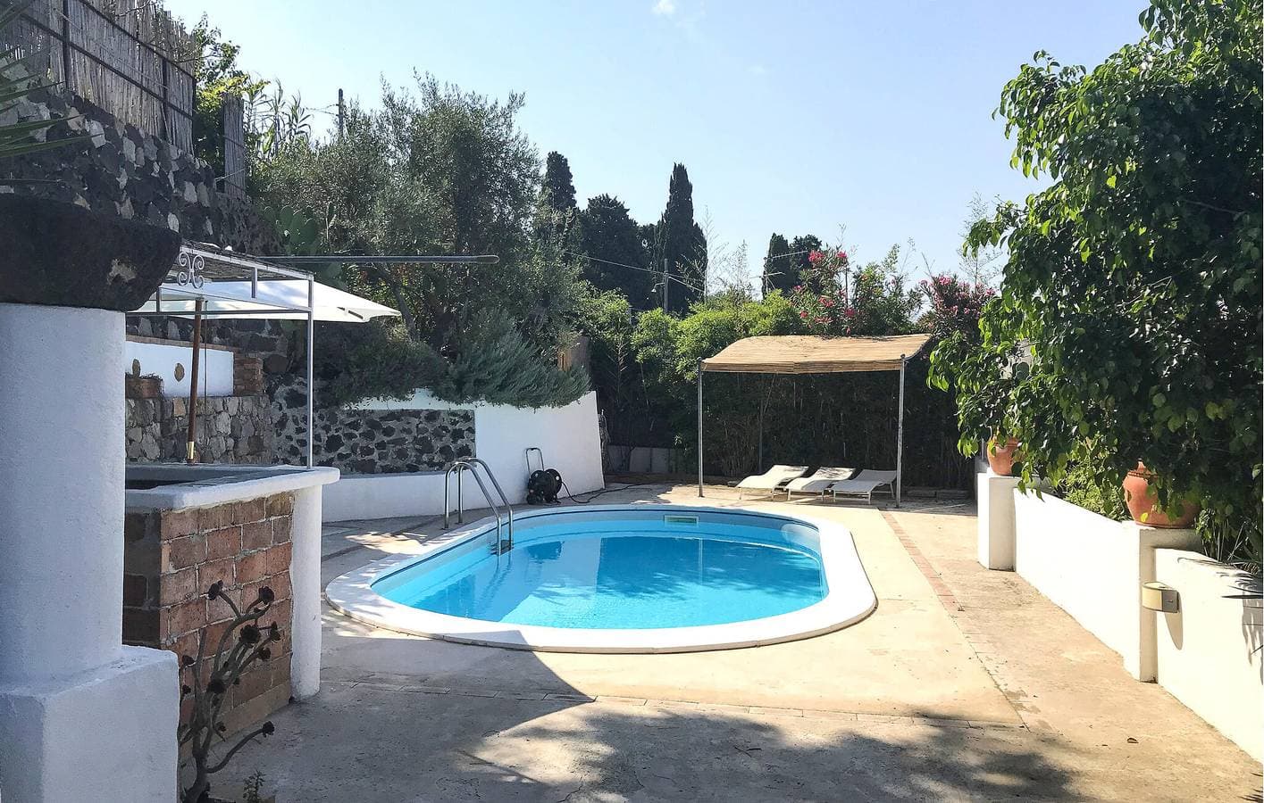 Foto 2 von 33: Strandhaus mit Pool und Terrasse – 2 km bis zur Küste