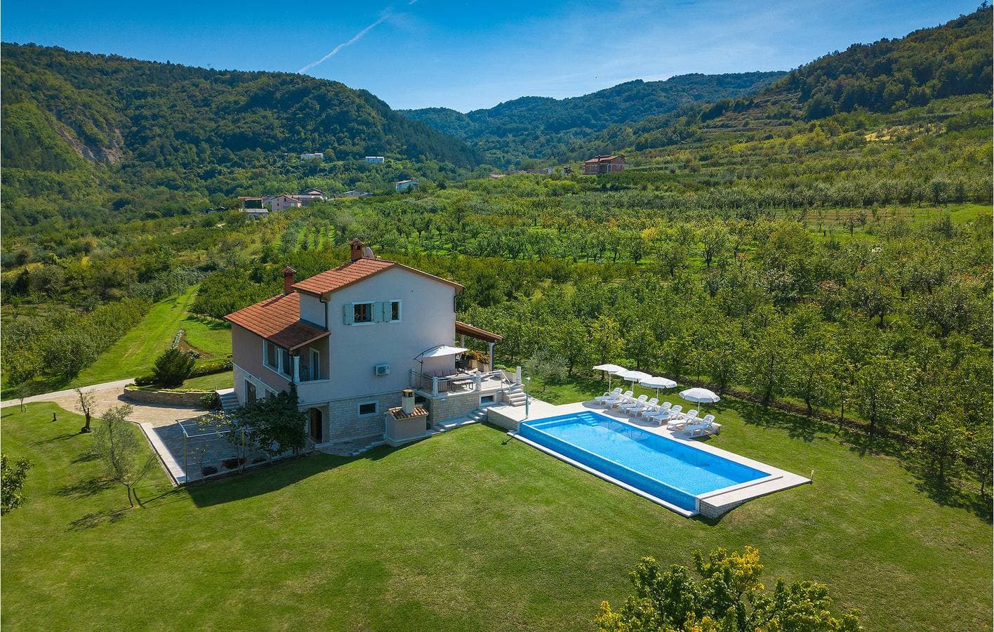 Foto 2 von 61: Charmante 150 m² große Ferienwohnung mit Pool, WLAN und Parkplatz in der Nähe von Novaki Motovunski