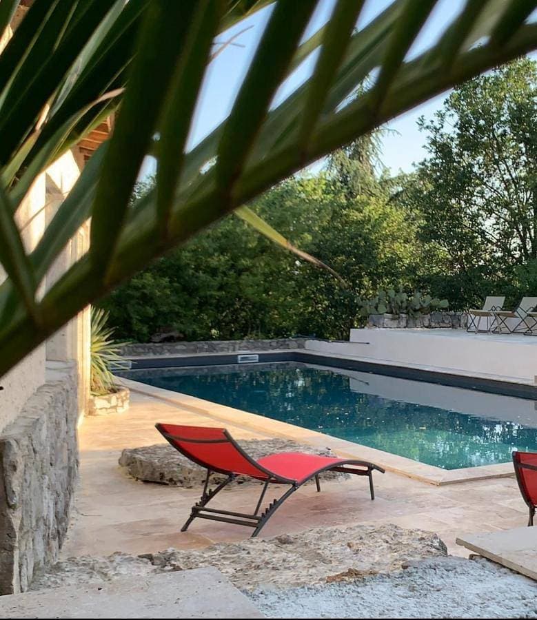 Le Mazet, studio climatisé avec accès piscine 1