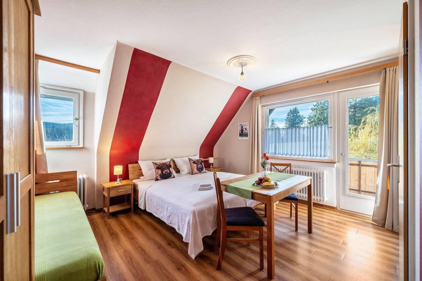 Foto 11 von 24: Café Pension Pfaus - 1 Ferienwohnung (4 pax), 3 Doppelzimmer und 1 Dreibettzimmer