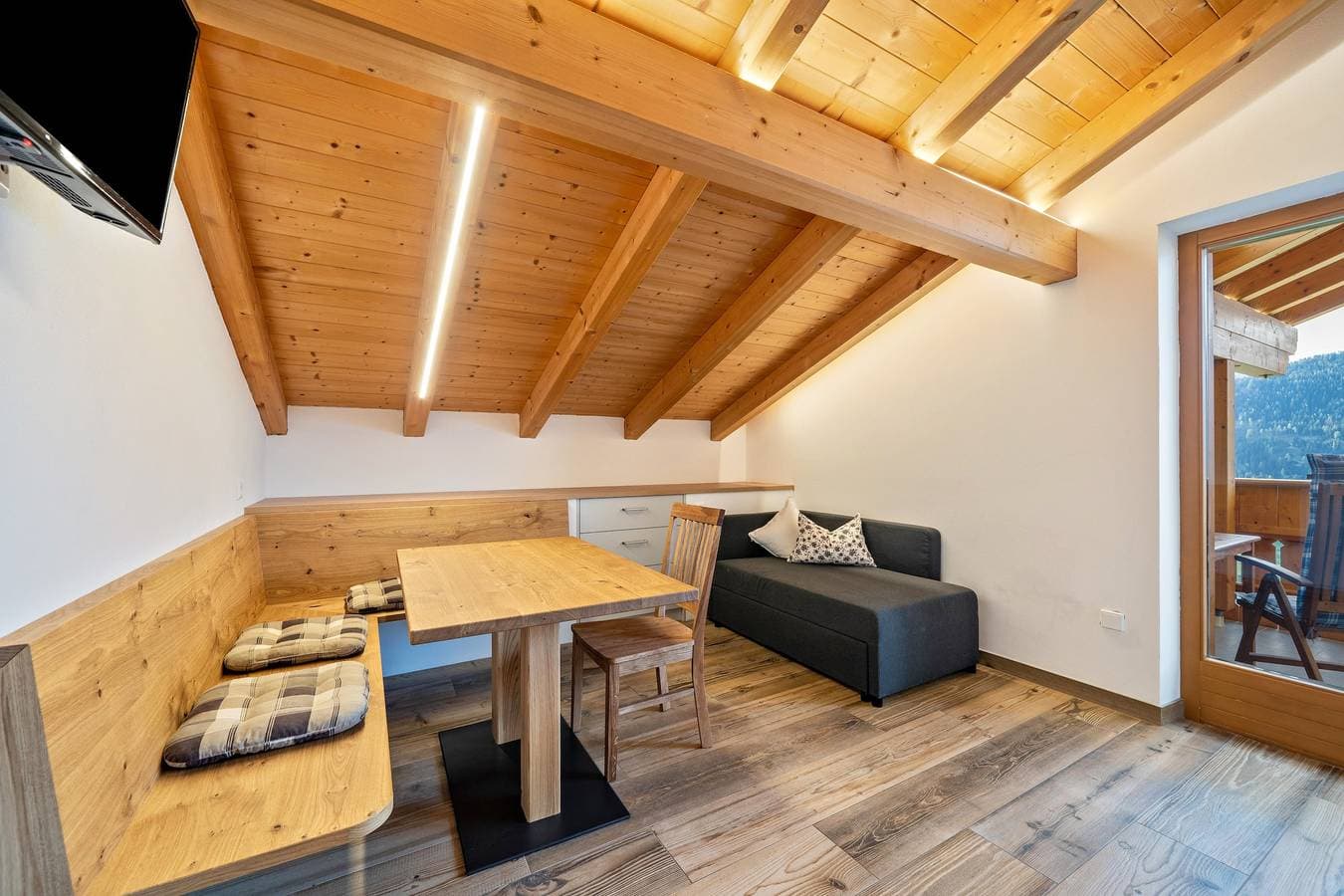 Foto 6 von 13: Ferienwohnung 'Matscherhof Helena' mit Bergblick, Gemeinschaftsgarten und Balkon