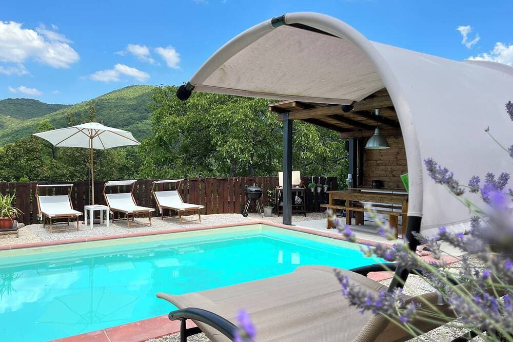 Haus mit privatem Pool zur exklusiven Nutzung zwischen Wäldern und Hügeln, 1