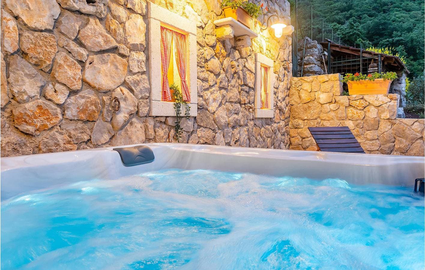 Foto 7 von 37: Gemütliche Ferienwohnung mit Pool, Terrasse und WLAN – nur 300 m von der Küste entfernt!