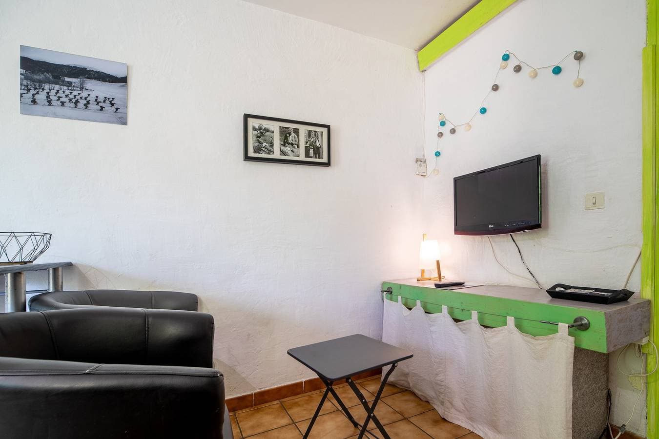 Foto 12 von 22: Ferienwohnung 'Studio avec Jardin à Bagneres' mit Bergblick, privater Terrasse und Wi-Fi