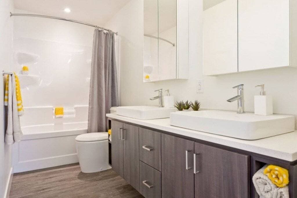 Foto 7 von 8: 2 Schlafzimmer Rückzugsort mit Fitnessraum, nahe Assiniboine Park Trails