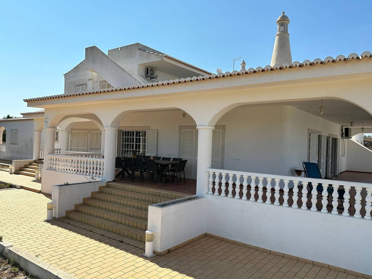 Foto 4 von 128: BnB Homes Luxurious Villa with 5 bedrooms & pool