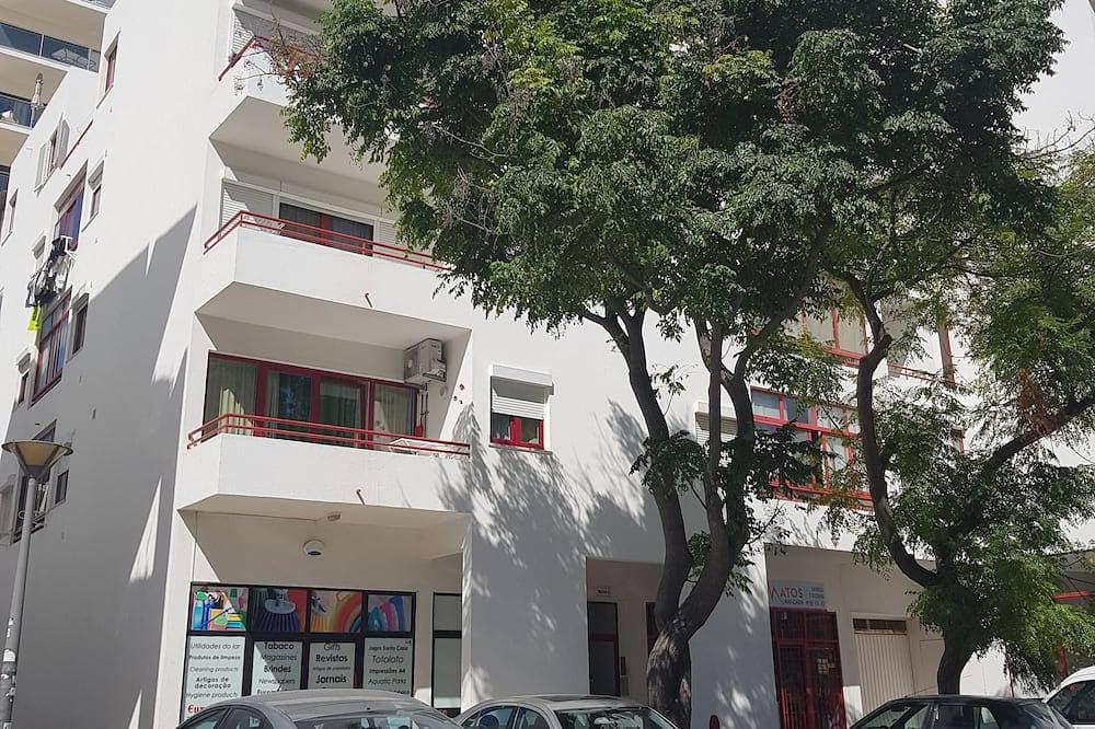 Foto 8 von 17: Apartamento T1 em Quarteira!