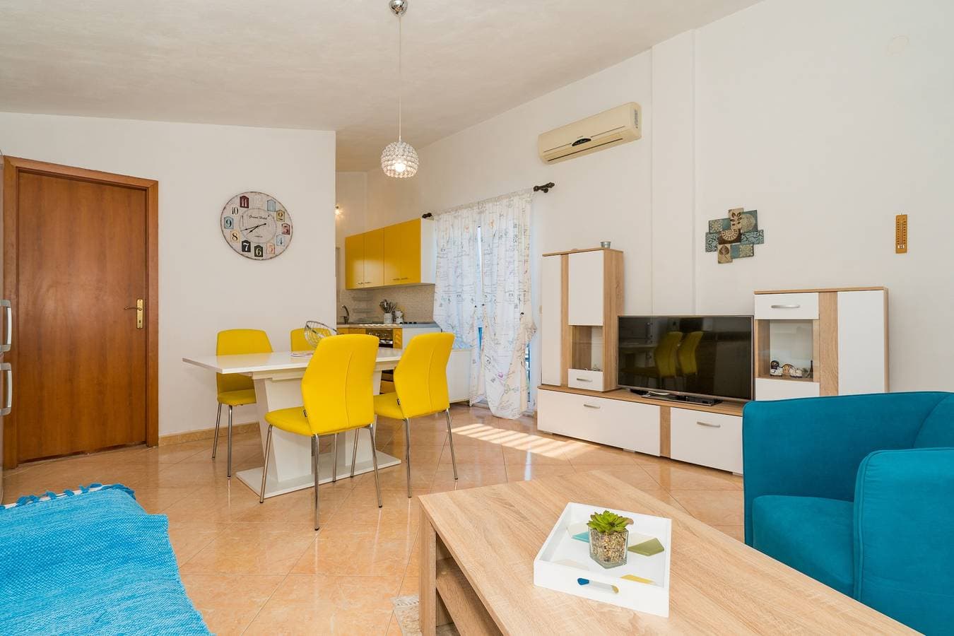 Foto 8 von 24: 1-Zimmer-Ferienwohnung mit Terrasse und Meerblick Necujam, Solta A-16729-a