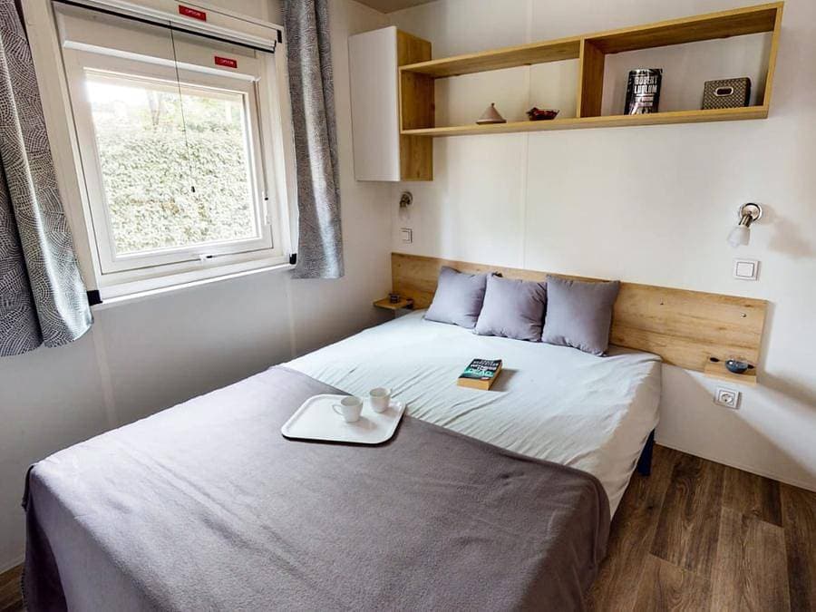 Foto 3 von 24: Camping Siblu Les Dunes De Contis - Funpass inclus - Mobilheim 8 personen - Essential 3ch 8p Signature clim