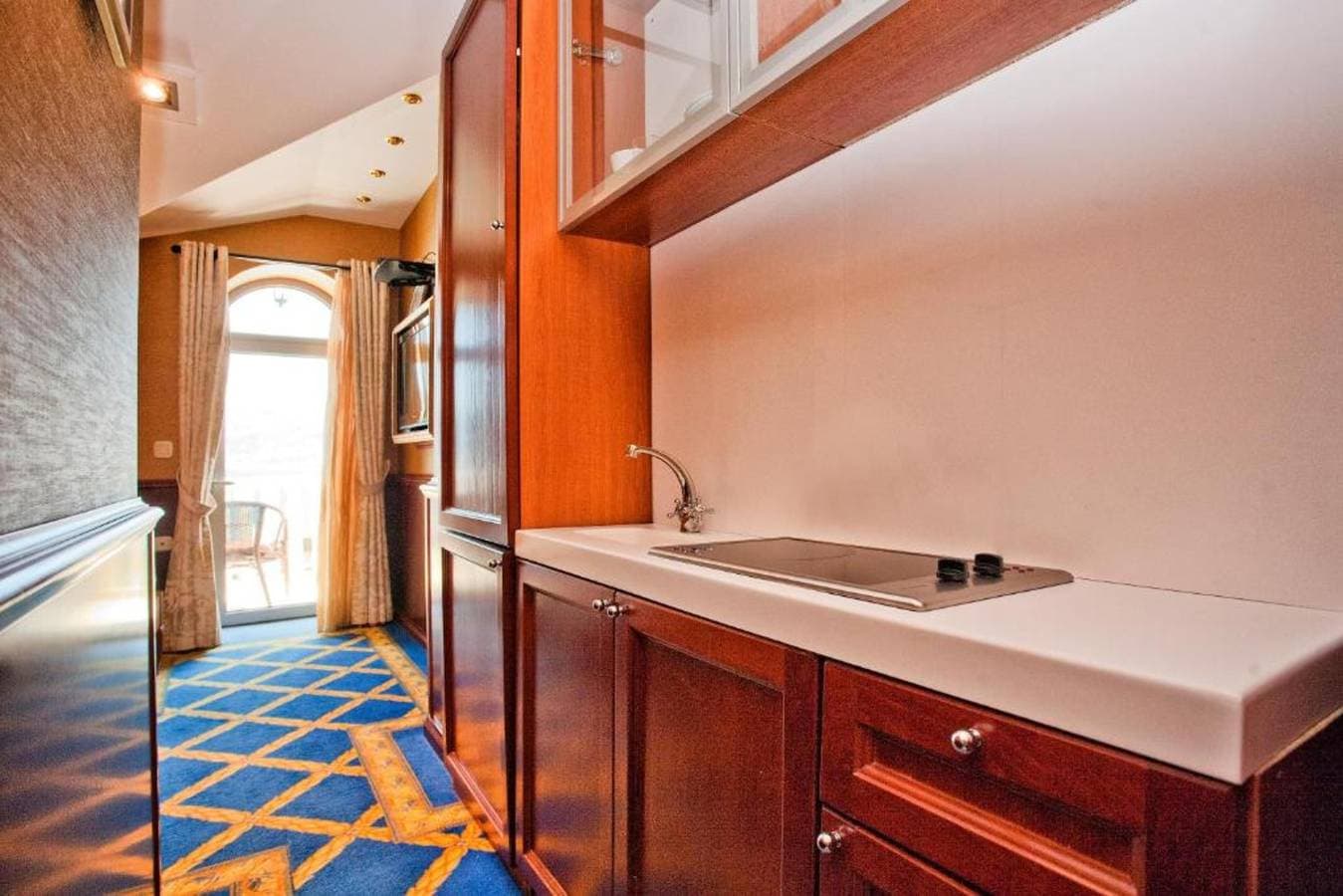 Foto 7 von 27: Zimmer mit Meerblick in Luxusvilla mit Privatstrand