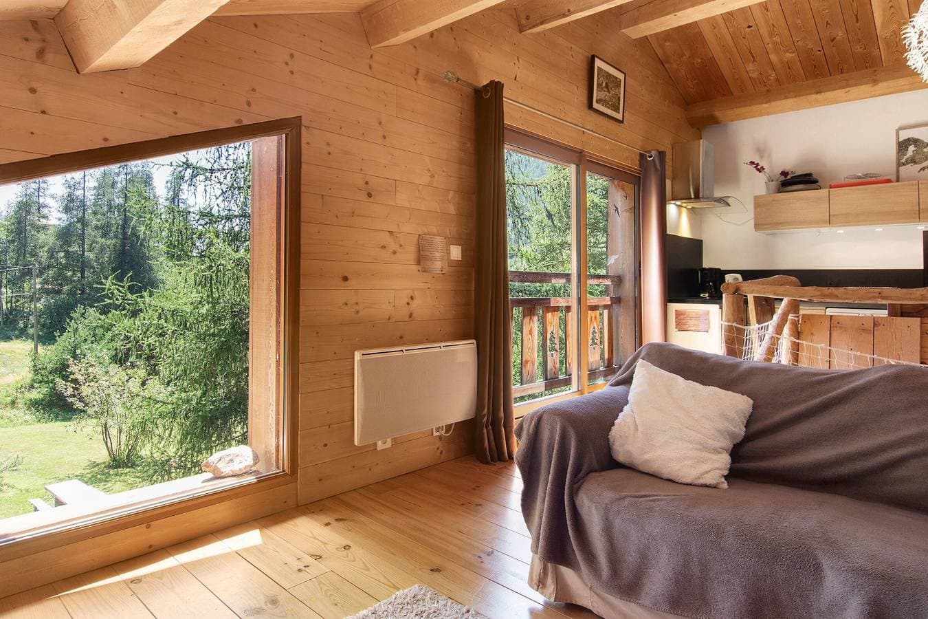 Foto 3 von 18: Ferienwohnung "Gte T3 Le Balarino - Mercantour1" mit Bergblick, Gemeinschaftsgarten und WLAN