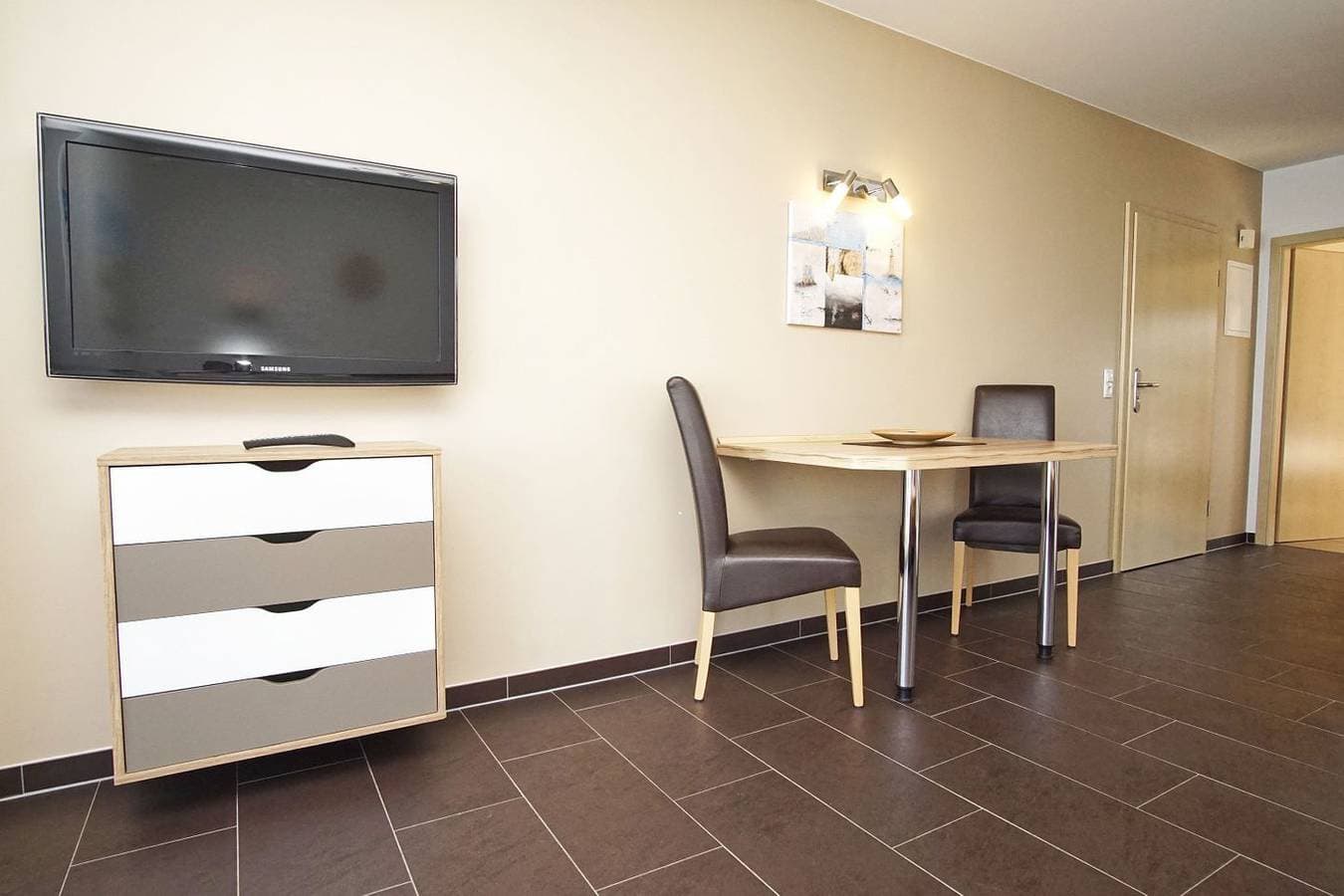 Foto 12 von 27: Schicke FeWo mit Terrasse, Schwimmbad&Sauna gratis - Haus De niege Wech FeWo 01
