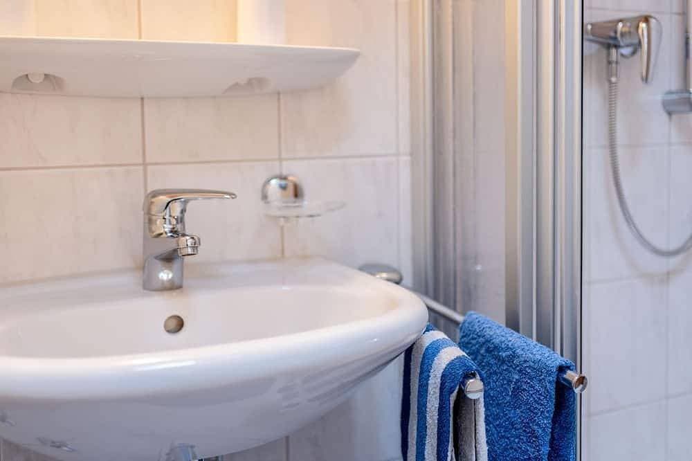 Foto 4 von 30: \"Enzian\" - Ferienwohnung/Wohn-Schlafraum/Dusche,Wc - Braun, Landhaus
