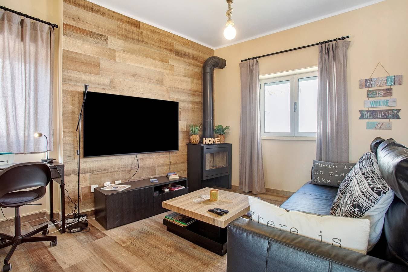 Foto 5 von 26: Ferienwohnung 'Home Away From Home' mit Balkon und WLAN