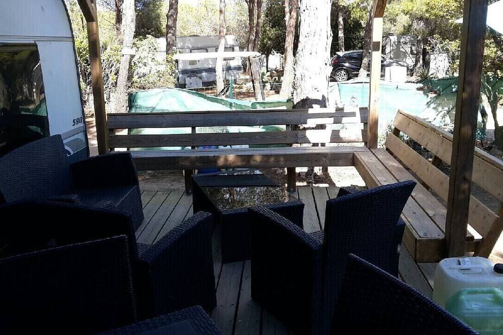 Foto 12 von 12: Charmanter voll ausgestatteter Wohnwagen in Porto Vecchio am Meer