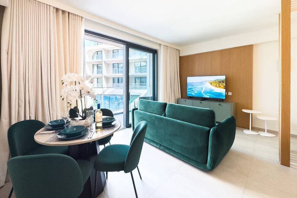 Foto 10 von 29: Mercury Suite Lovely w/Pool access by ArcoCollection