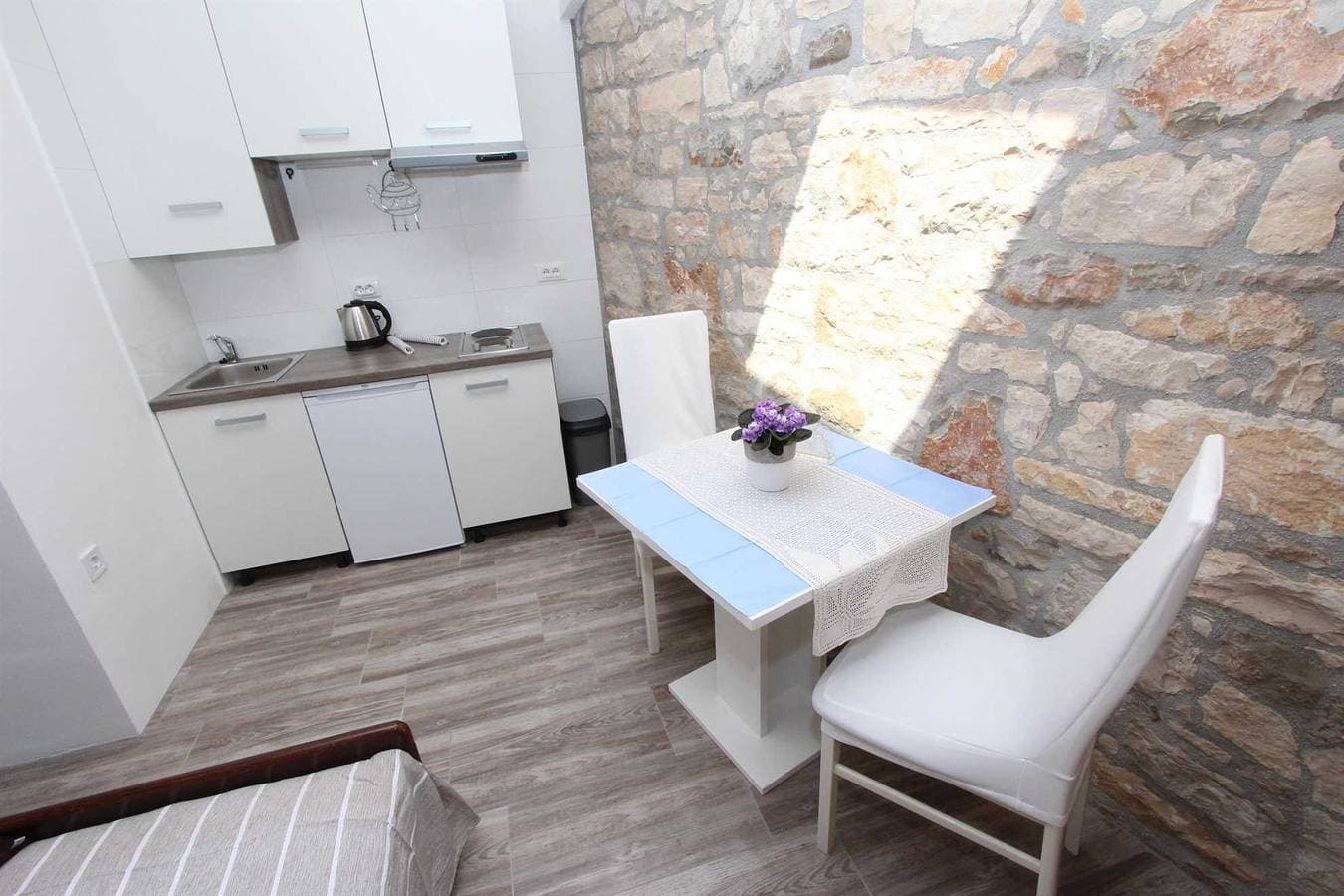 Foto 7 von 23: Santin Studiowohnung mit Terrasse