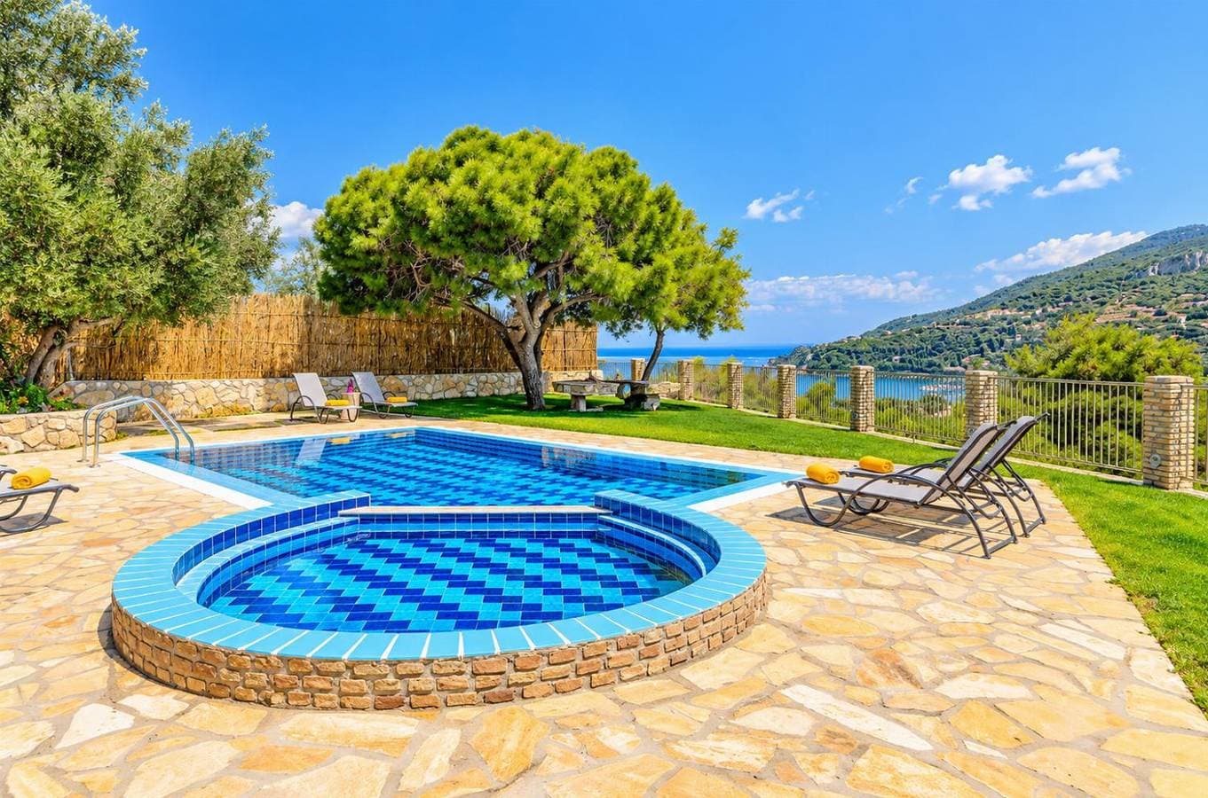 Foto 4 von 22: Villa Tireda Tria