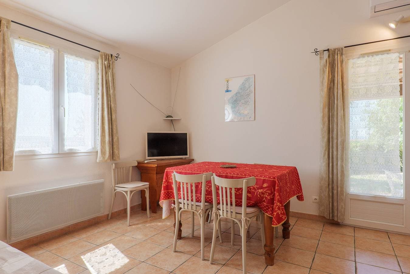 Foto 4 von 29: Gîte Le Micocoulier La Fontinelle – Ruhige Ferienhäuser in der Ardèche