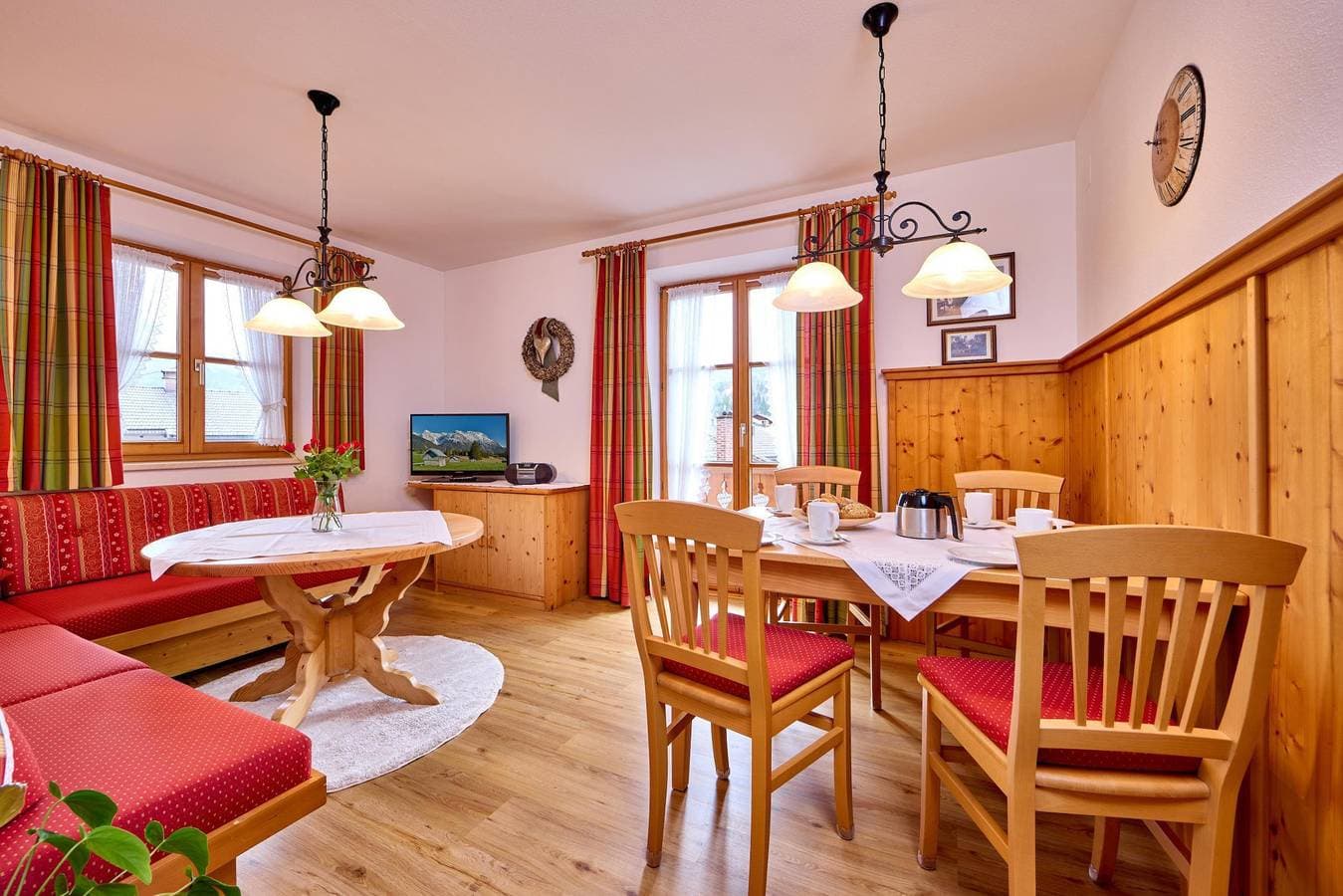 Foto 4 von 13: "Wetterstein" - Ferienwohnung/2 Schlafräume/Du/Wc