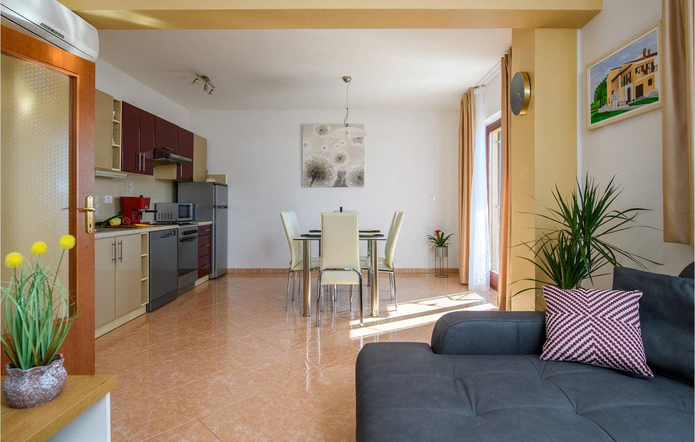 Foto 9 von 47: Modernes Apartment mit 2 Schlafzimmern, Pool, in der Nähe der Küste und des Stadtzentrums