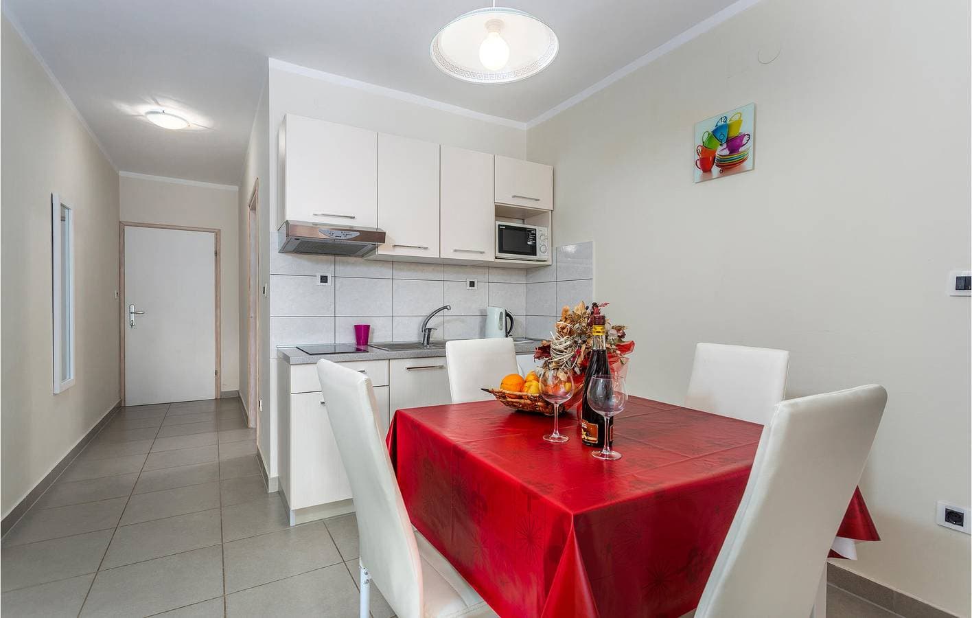 Foto 11 von 39: Gemütliche Ferienwohnung mit WLAN, Terrasse und Pool – 1 km vom Strand von Jert entfernt