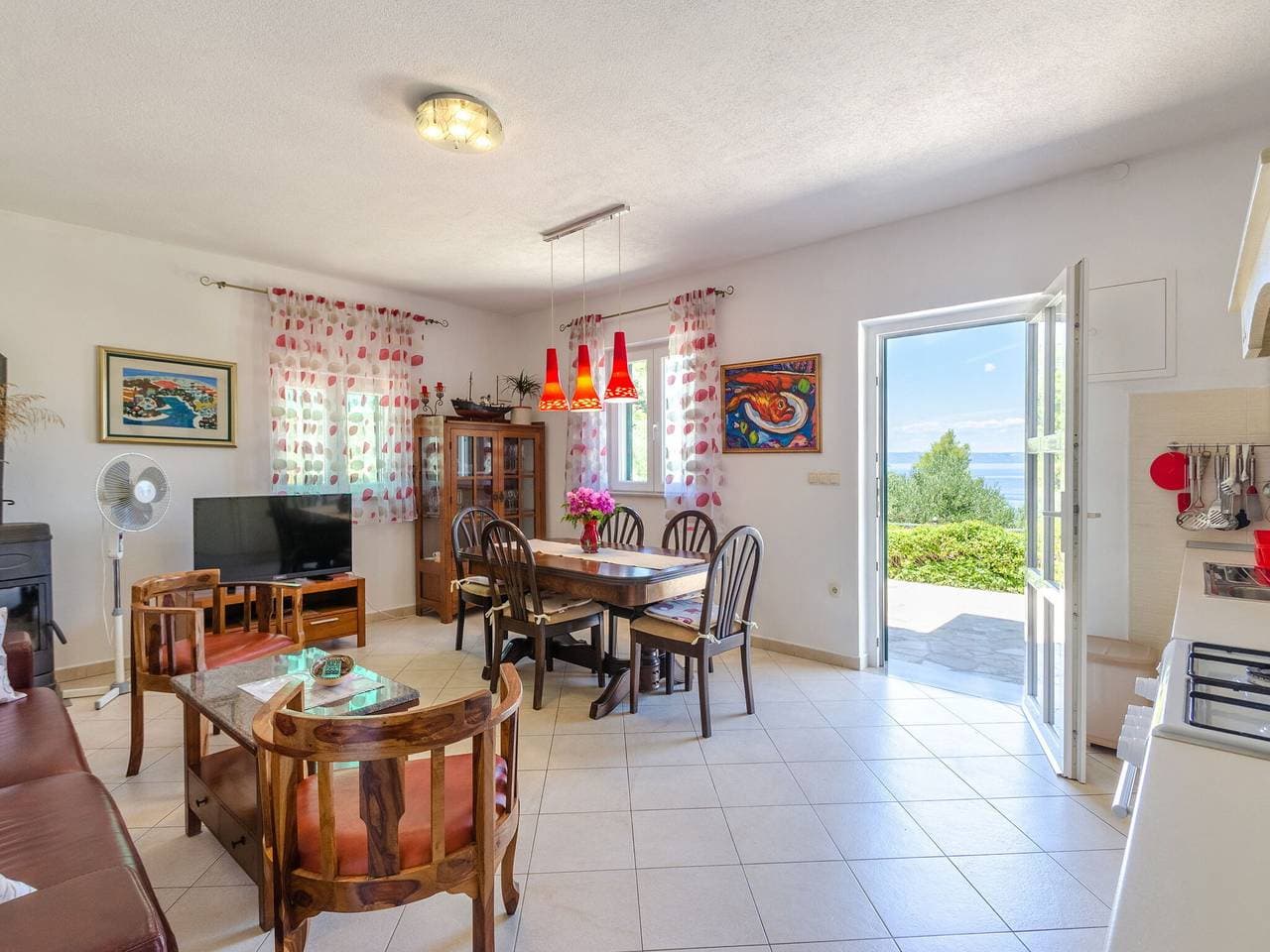 Foto 4 von 32: Ferienhaus mit 2 Schlafzimmern und Terrasse