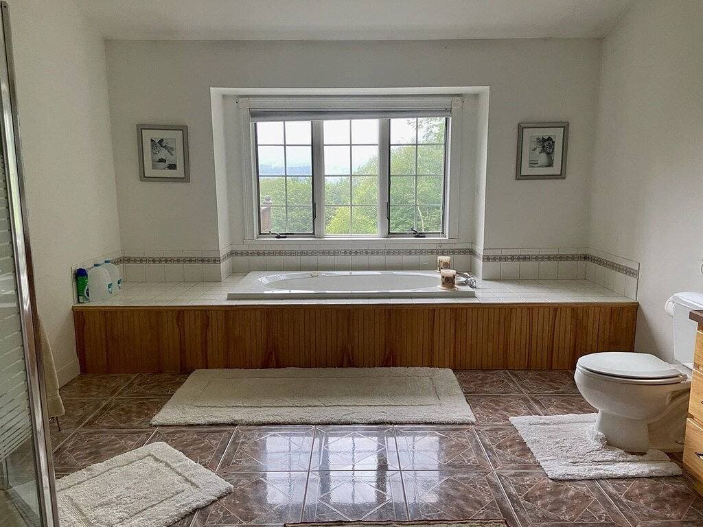 Private home on 37 acres with stunning mountain views 1