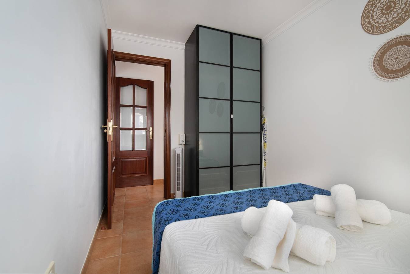 Foto 12 von 34: Ferienwohnung 'Ap Jarea Playa Sardina' mit Gemeinschaftspool, Balkon und WLAN
