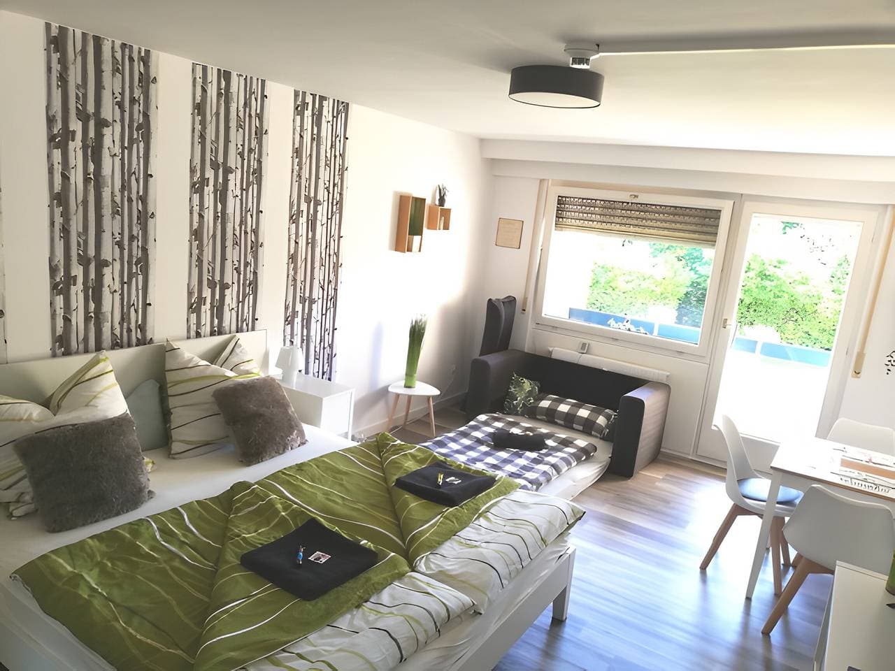 Foto 3 von 16: Ferienwohnung 'Lived-in' mit Bergblick, Balkon und Wi-Fi