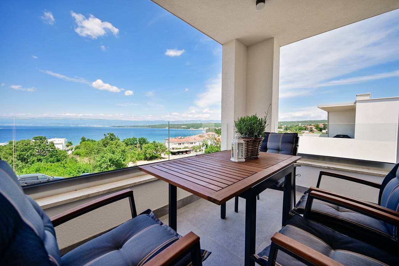 Luxuriöses Apartment Stone Flower mit privatem Pool 1
