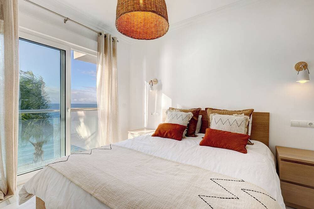 Foto 7 von 30: Apartment on the beachfront in Estepona,