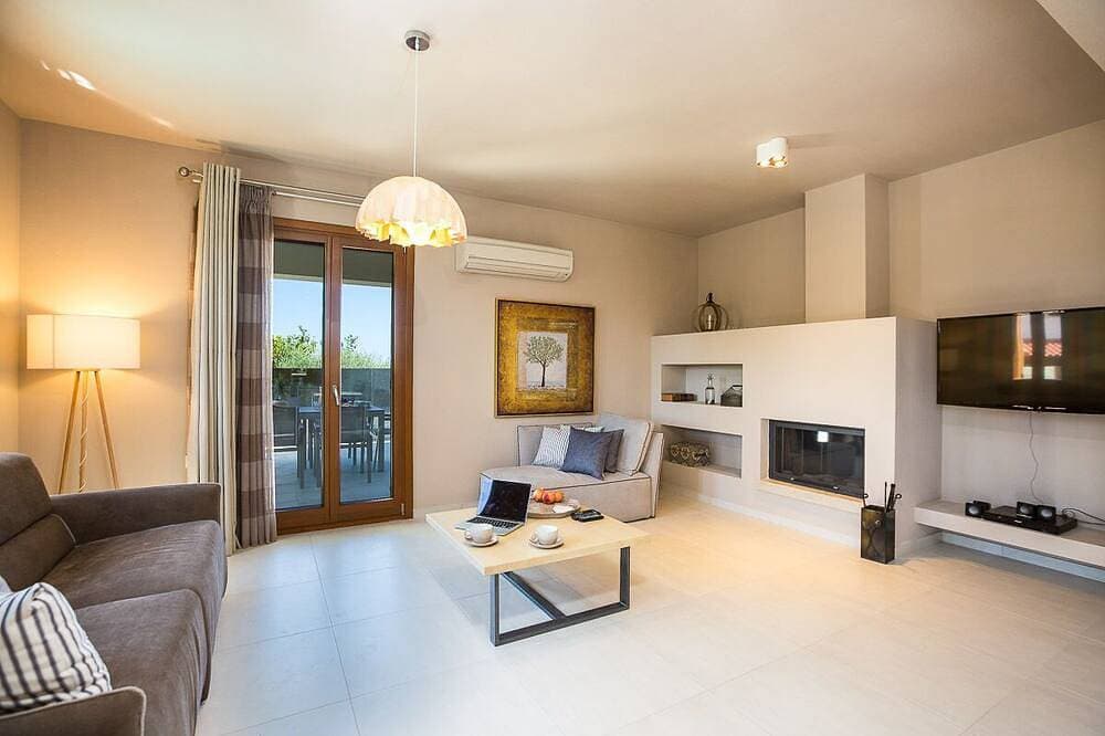Foto 7 von 22: Aphrodite Villa, Family Paradise with Heated Pool