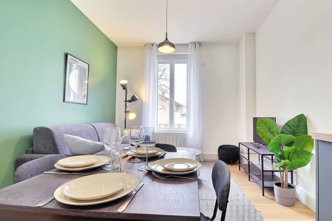 Foto 4 von 10: The Tavira - Magnificent renovated T2 apartment - Villeurbanne.