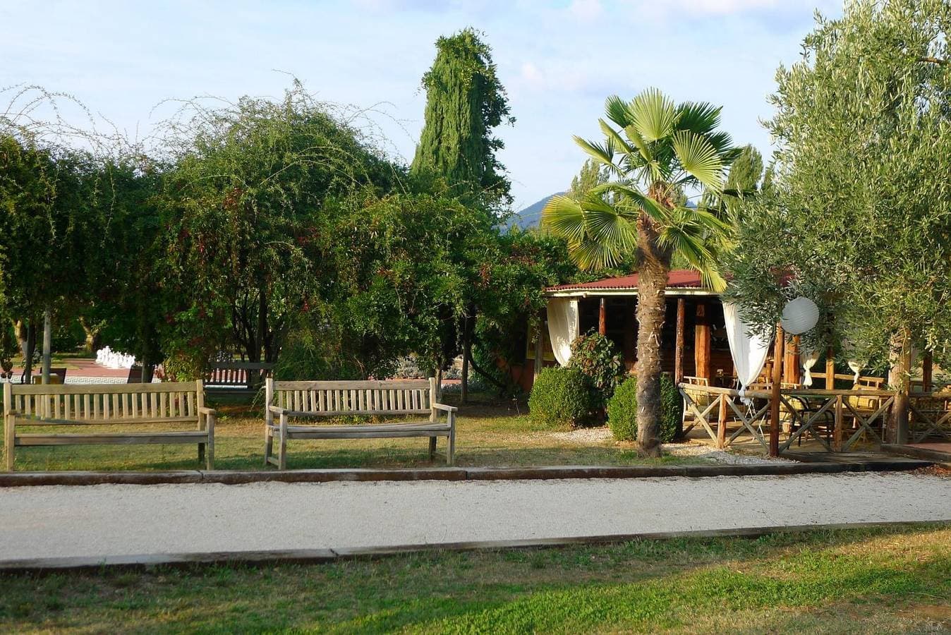 Foto 12 von 26: Les Piégonnaises - La Roulotte